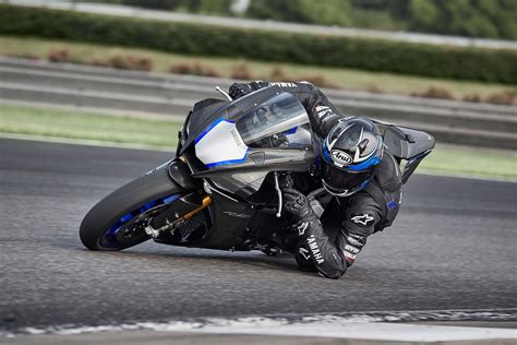 The r1m is powered by a 998 cc the yamaha r1m has a seating height of 860 mm and kerb weight of 199 kg. Yamaha on Flipboard | Motorcycles, Superbikes, Yamaha