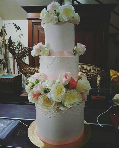 Wedding Cakes 2018 Decorated Cake By Robyn Wong Cakesdecor