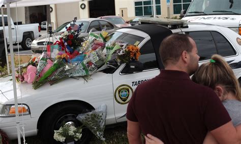 Police Officer Shot Dead In Florida Named As Charles Kondek Us News