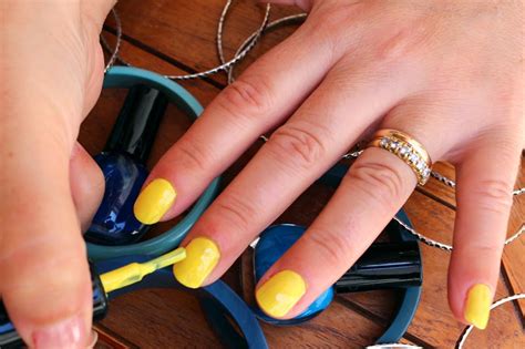 Gemily Barbon Beauty And Makeup Summer Nails Yellow