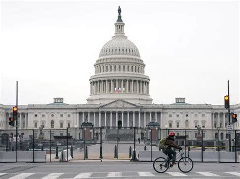 That foreboding black fence erected around the u.s. US: Washington's Capitol building fenced in after riots | Americas - Gulf News