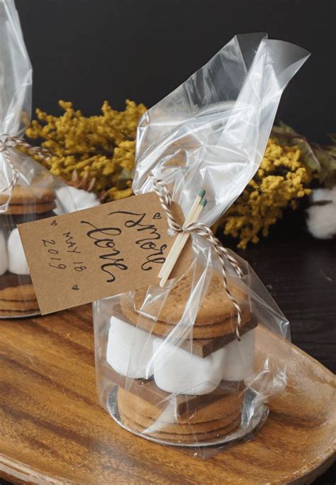 Eat Em Or Take Em These Smores Wedding Favors Are A Gooey T