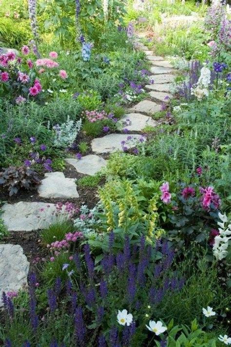 Lovely Flower Garden Design Ideas To Beautify Your Outdoor 19 Homyhomee