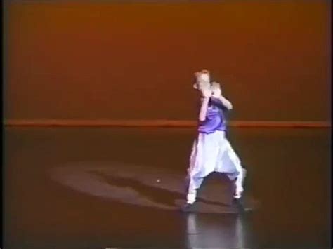 Ryan Gosling Mc Hammer Dancing At 1992 Video Dailymotion