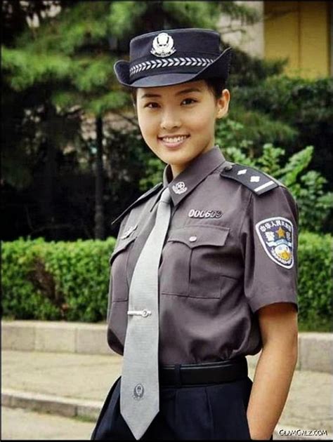 the uniform girls [pic] china chinese policewoman uniforms 6