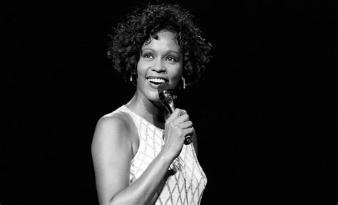 A diva Whitney Houston AlmA Londrina Rádio Web