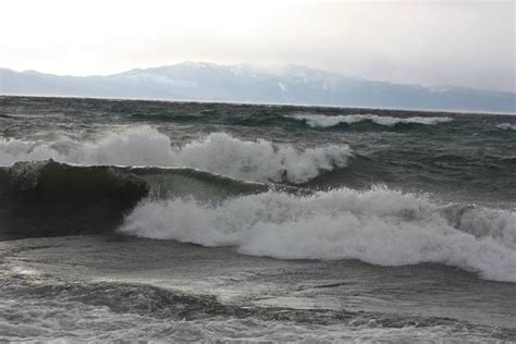 Storm Brings 140 Mph Winds Near Reno Surfers Hit Waves At Tahoe