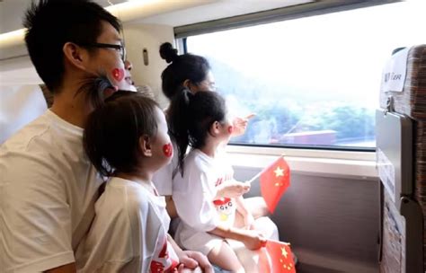 China Ya Cuenta Con El Primer Tren Bala Que Viaja Sobre El Agua Del Mundo Weekend