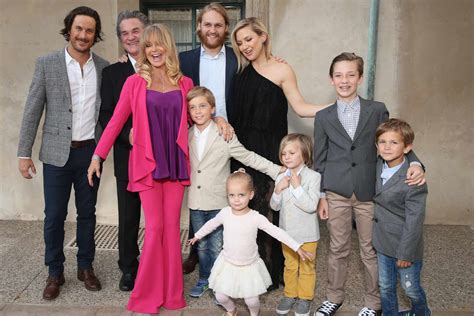 Kate Hudson S Family All About Her Famous Parents And Siblings