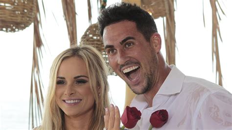 josh murray proposes to amanda stanton see the 85 000 engagement ring