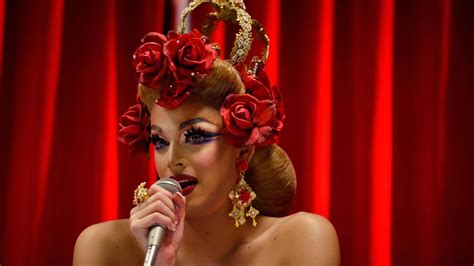 La artista drag Valentina habla de sus raíces mexicanas y como está rompiendo estereotipos