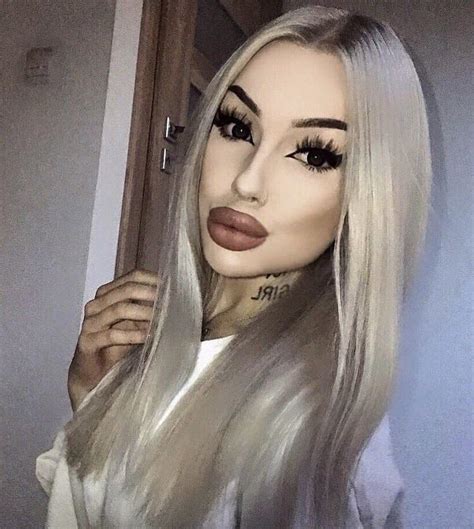 💋20 years old plastic barbie with big fake lips 🔥daily uploads quick response to dms 1on1 free
