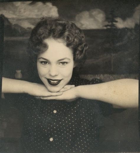 Everyday Life In The Past Vintage Photo Booths Vintage Portraits