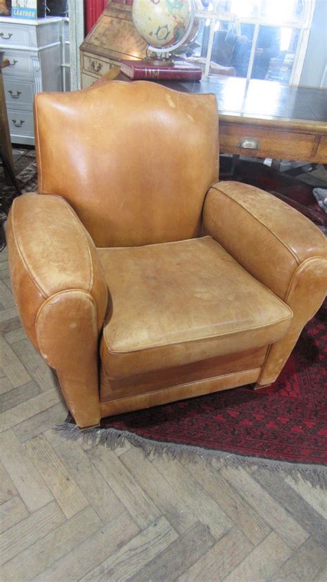 VINTAGE TAN LEATHER CLUB CHAIR - Eras of Style | Eras of Style