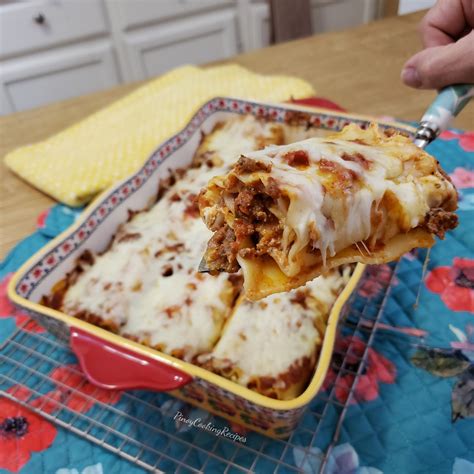 Meat And Cheesy Lasagna Roll Ups