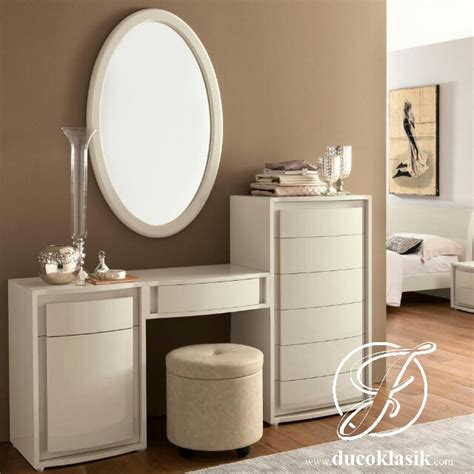 Diy meja rias minimalis dengan lampu cantik ala beauty vlogger. Jual Meja Rias Minimalis Laci Cermin Oval | Furniture Duco ...