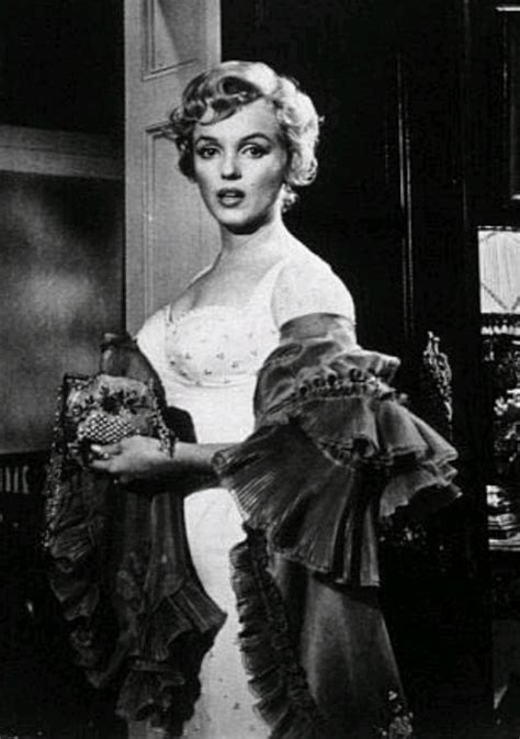 Marilyn Monroe Shopping By James Turner Ubicaciondepersonascdmxgobmx