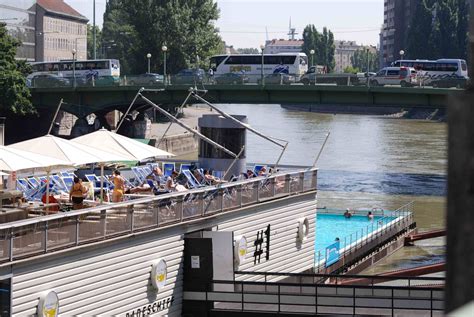 Wien Badeschiff Bild C Stadtbekanntat Wien österreich Wien