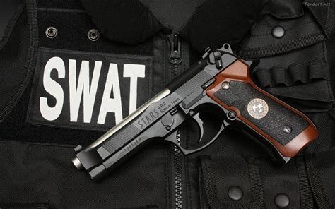 Swat Team Police Crime Emergency Weapon Gun Wallpaper 1920x1200