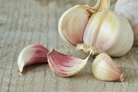 5 Swaps For Fresh Garlic Cloves