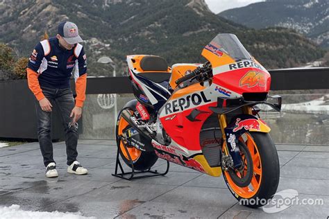 The 2021 motogp world championship is about to commence, pol espargaro is excited for his first race on the rc213v after a strong test as stefan bradl lines up alongside him. MotoGP: Honda Optimistis RC213V Lebih Kompetitif pada 2021