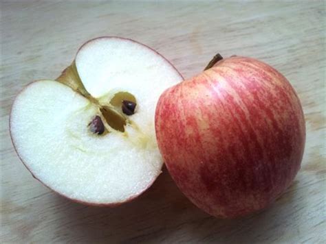 Makansutra Cyanide Poisoning From Apple Seeds