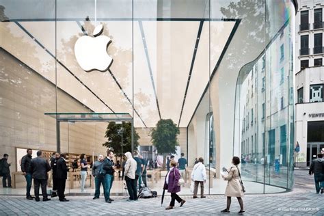 Jony Ive Designed Apple Store Opens Its Doors Archdaily