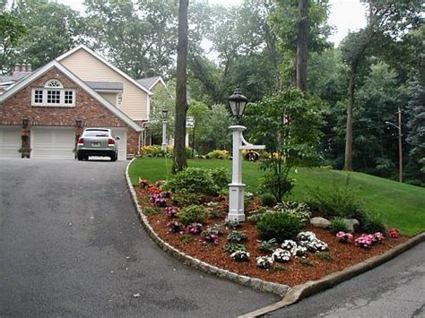 End Of Driveway Landscaping Ideas Driveway Entrance Landscaping