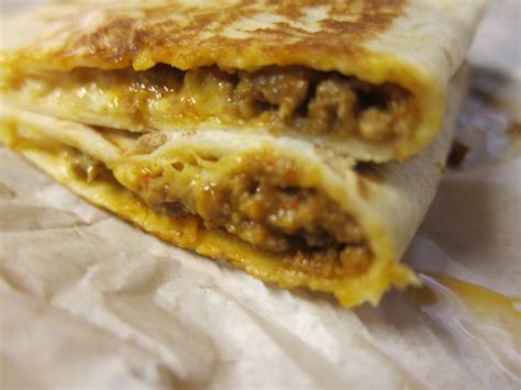 Review Taco Bell Spicy Beef Mini Quesadilla