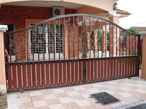 Make my house is constantly updated with new main gate design and resources which helps you achieving architectural needs. Modern homes iron main entrance gate designs ideas ...