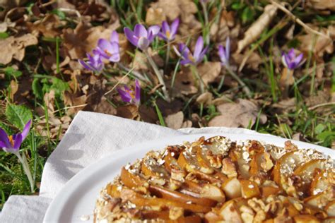 Über 198 bewertungen und für köstlich befunden. Birnen-Walnuss-Kuchen (vegan, ohne Zucker) - Bäckerei ...