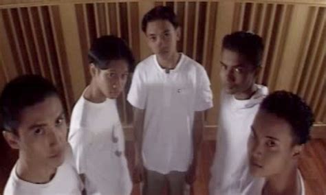 Download lagu mp3 & video: Lirik Lagu Sejarah Mungkin Berulang- New Boyz + Video ...