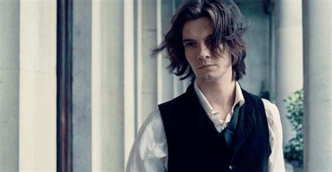 天狼 (シリウス) sirius the jaeger, hepburn: Page 2 for Dorian Gray GIFs - Primo GIF - Latest Animated GIFs