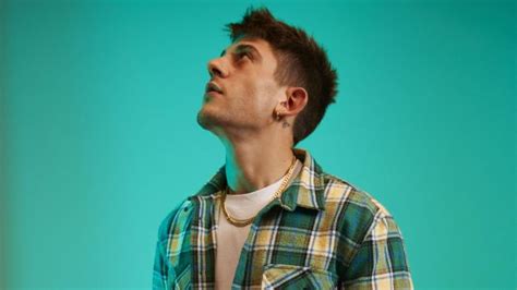 Rkomi, gazzelle & night skinny me o le mie canzoni?: Negli store di Milano e Roma: Bershka rinnova il progetto ...