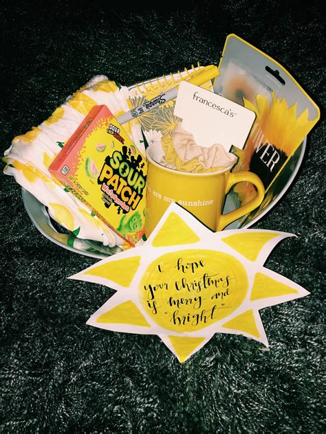 Sometimes the simplest gifts are the best way to truly express your love and gratitude. Yellow Themed Gift Basket 💛 | Sunshine gift box, Themed ...