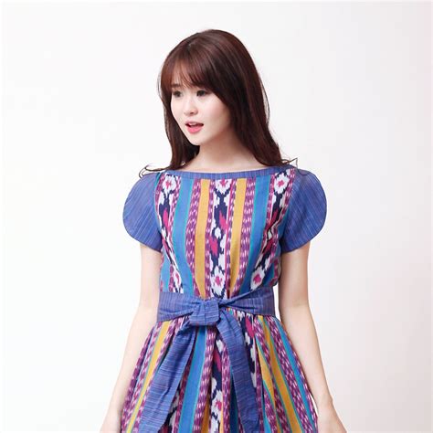 Tenun ikat torso adalah kerajinan tangan rakyat jepara. Model Baju Dress Tenun Jepara / Fashion Tenun Jepara Asli ...
