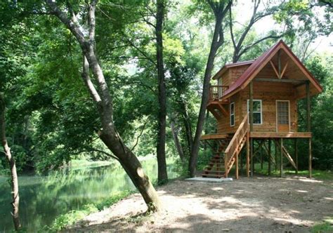The piers serve as columns for the structure.lifting the pier house plan well above the ground in a beach or coastal region or lowcountry region is wise to prevent possible flood damage. Cabin on stilts | Cabin on a Lake (ideas) | Pinterest ...