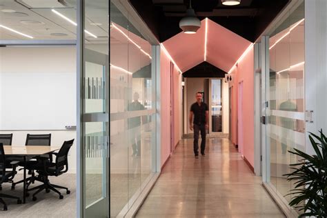 A Look Inside Linkedins New Sunnyvale Office Officelovin