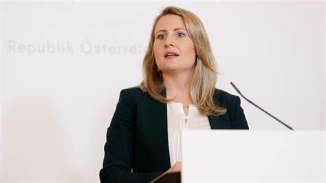 Klare absage von raab mobil.krone.at. Corona-Krise: Raab startet Offensive gegen Fake News für ...