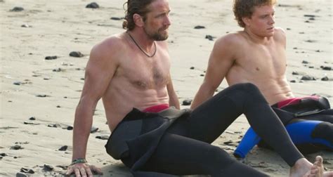 Gerard Butler E Jonny Weston Sono Due Surfisti In Chasing Mavericks