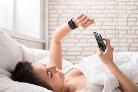 How Does A Smartwatch Sleep Monitor Track Your Sleep