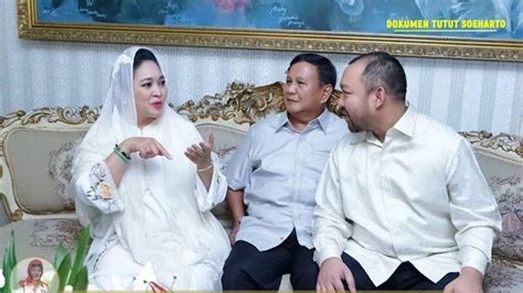 diunggah tutut soeharto momen keakraban prabowo bersama anak dan titiek banjir doa