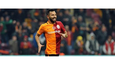 Yasin, galatasaray'dan i̇zmir ekibine transfer olmasının ardından yaptığı 'galatasaray'a gol atmak galatasaray'dan daha farklı bir şekilde ayrılmak istediğini söyleyen yasin öztekin, açıklamasını şu. Yasin Öztekin: Hiçbir yere gitmeye niyetim yok | NTV