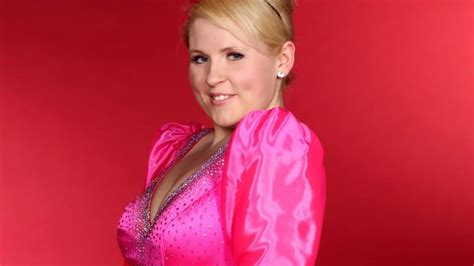 Schwere vorwürfe gegen schlagersängerin maite kelly. Let's Dance 2011: Maite Kelly, die Glamour-Queen der Kelly ...