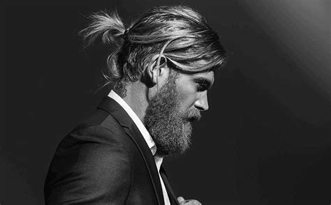 Over the years i have seen different styles of ponytails worn by men. 50 Popular Men's Ponytail Hairstyles-(Be Different in 2019)