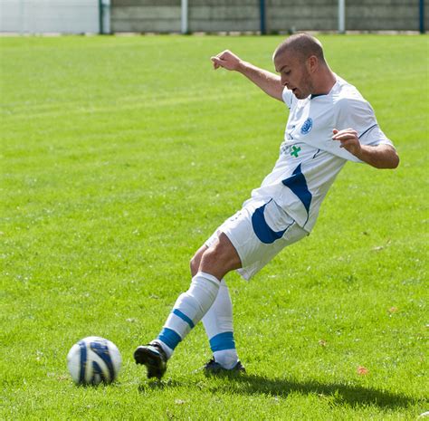 SOCCER SKILLS AND TRAINING: Types of Passing in Soccer