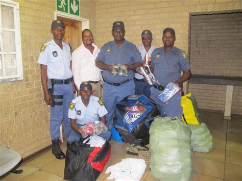 Police say myeni turned on police and punched them, injuring at least three officers. Counterfeit accused off the hook - Zululand Observer
