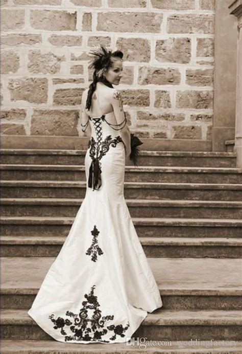 Get the best deals on black and white wedding dress with black embroidery and save up to 70% off at poshmark now! Vintage Classic Gothic Wedding Dress Black And White ...