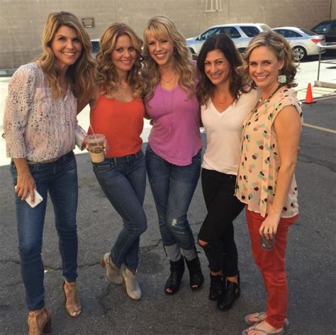 Where Can I Find The Show Full House - Lori Laughlin, Candace Cameron Bure, Jodie Sweetin, Melissa Coulier