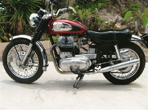 Royal enfield introduced their all new 736 cc twin cylinder engine in 1962 on the 750 interceptor. Royal Enfield Interceptor | Classic Motorbikes